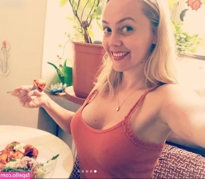 Sexy Julia [ sexy-julia ] - Happy soles day 💚