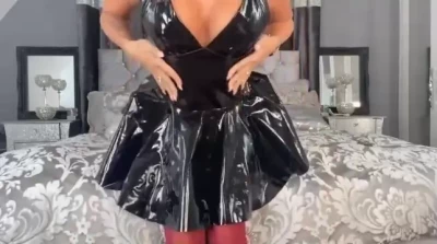  [ natalia-forrest ] - Video 10 secondi  Sono nuda con TETTE IN EVIDENZA  lunghe gambe e