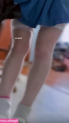 Halola - a little booty and leg action