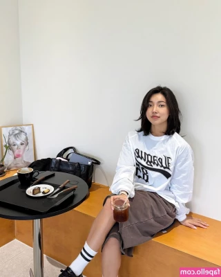 Beo Deul Jeong 정버들 [ beo-deul-jeong ] - Put up my pjs set later