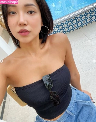 Beo Deul Jeong 정버들 [ beo-deul-jeong ] - Bienvenidos   Aquí tomando un rico sol para fortalecer la lujuria