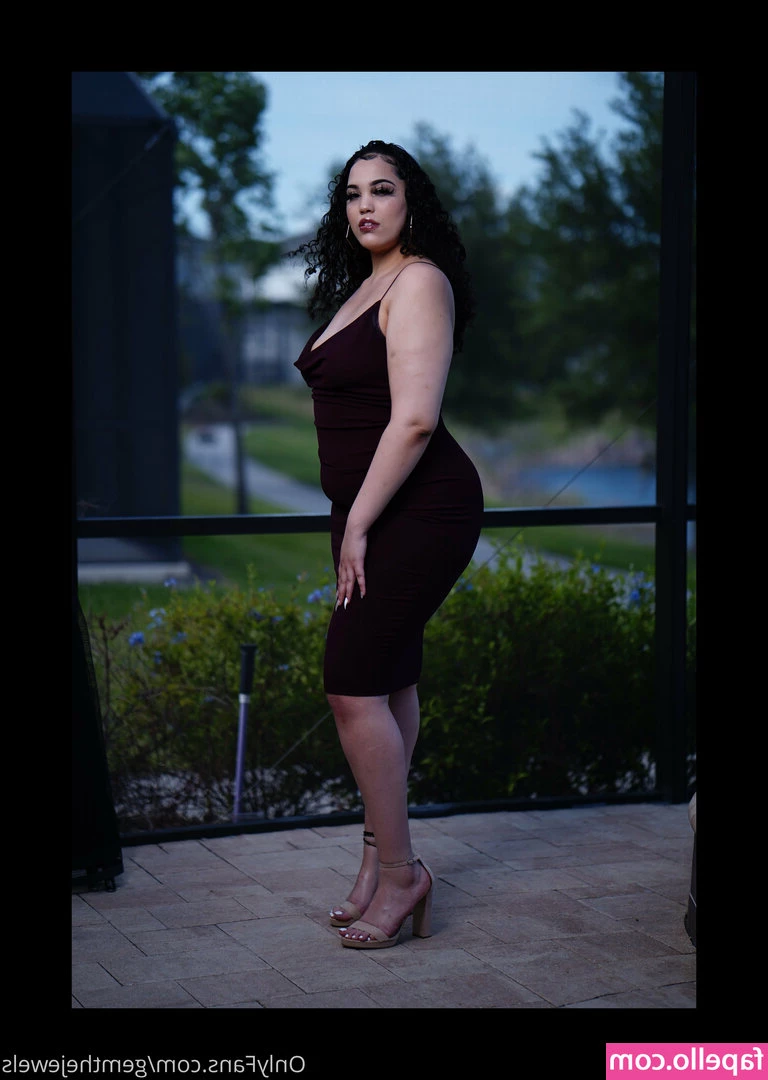 gemthejewels - Garage photos suck   but my pussy doesnt suck