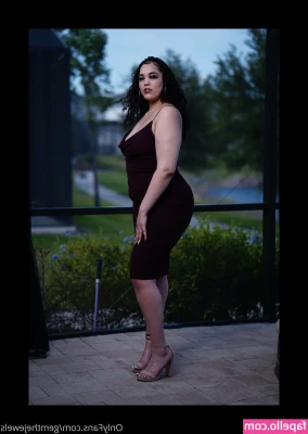 gemthejewels - Garage photos suck   but my pussy doesnt suck