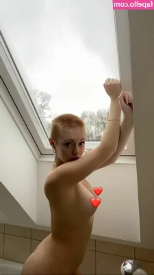 mai_buzzcut [ mai-buzzcut ] - Just a lil red head w a strawberry shake