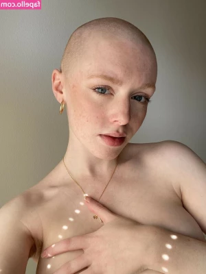 mai_buzzcut [ mai-buzzcut ] - Come and untwist my suspender    Hot content available on my Snapchat