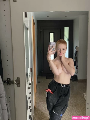 mai_buzzcut [ mai-buzzcut ] - Feeling artistic tonight