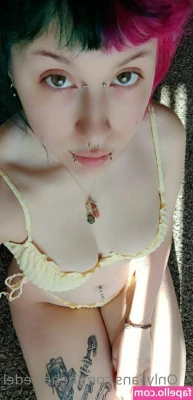 misspeachtea1 - Squeeze me???