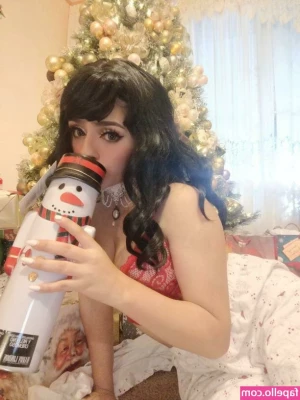 Sophia Sugarz [ sophia-sugarz ] - Love is still in the air