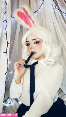 Sophia Sugarz [ sophia-sugarz ] - Looking after him when we watch TV