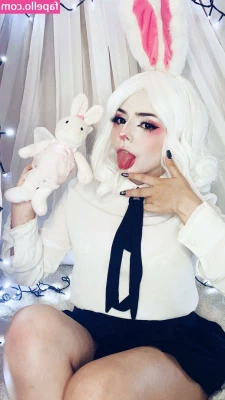Sophia Sugarz [ sophia-sugarz ] - Love to get my hair pulled