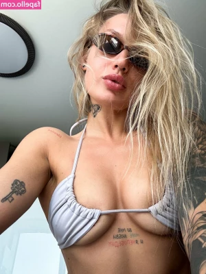 Arinawhynot - I wish all of my problems were as little as my boobs