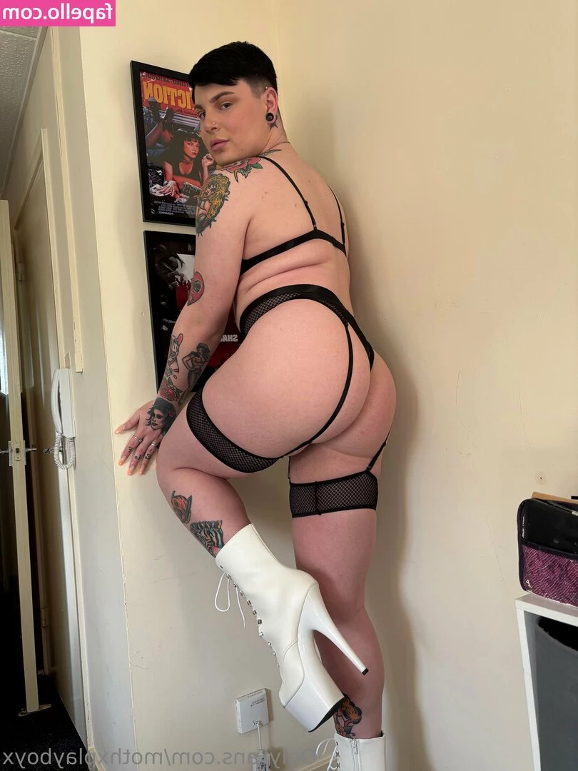 mothxplayboyx - My pussy is sooo sore