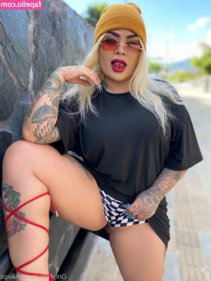 unavips - Just sent a dm in this sexy kiss lingerie, you can't see it much