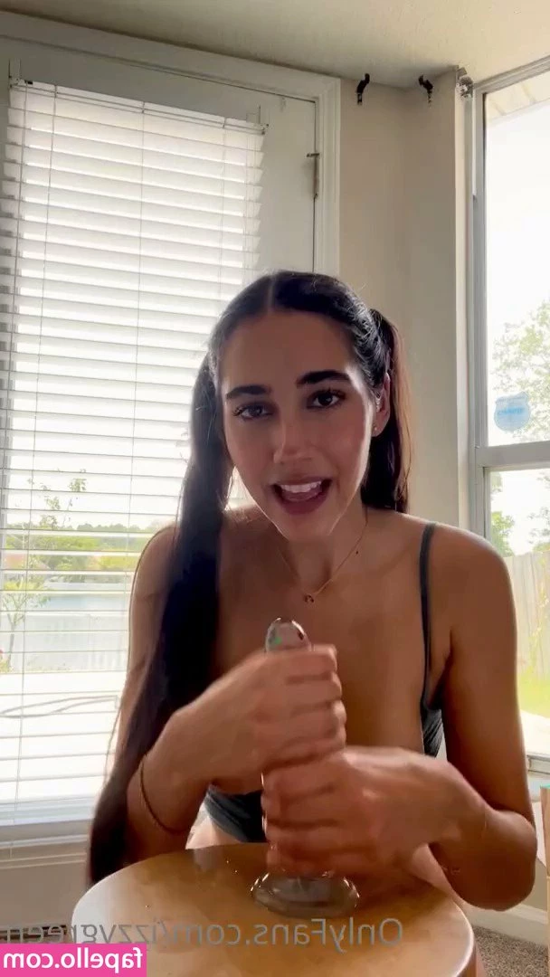 Lizzy Green [ lizzy-green ] - whys you ass so thick  well sir it s better to please you with