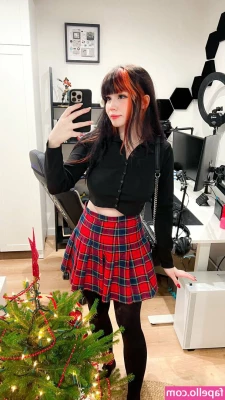 Shini Waifu [ shini-waifu-1 ] - Wyd tonight