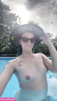celestialrain666 - Who likes my pink tight hole 😈