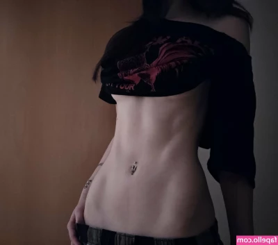 weeniestwee - She possesses a pure heart and a dirty mind