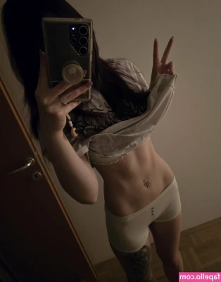 weeniestwee - OKAI GUYS  I JUST DID A NEW SET  ILL KEEP U UPTADED  WILL POST IN A