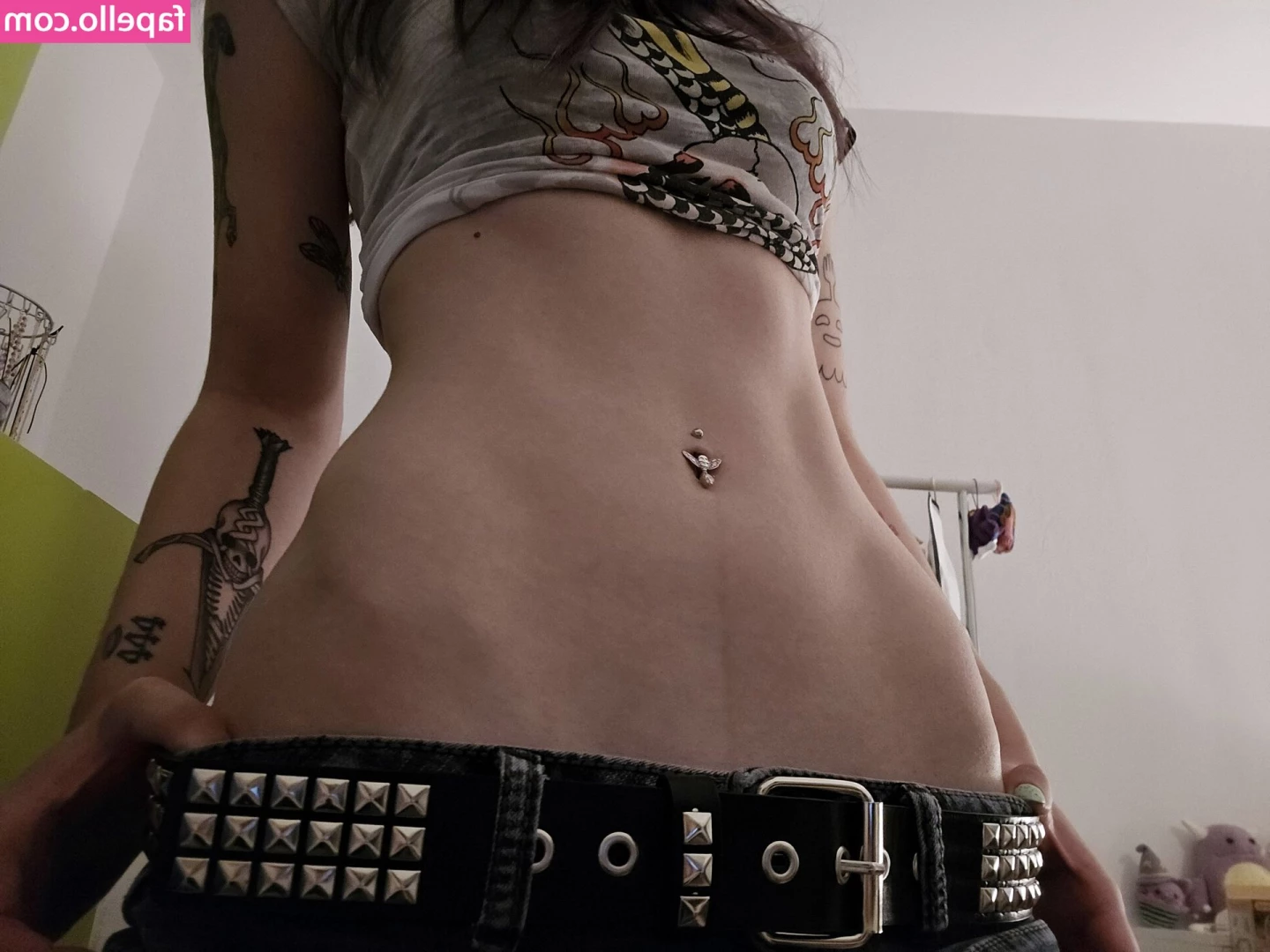 weeniestwee - Hey babes, please like my posts and pictures ❤️ You will help me