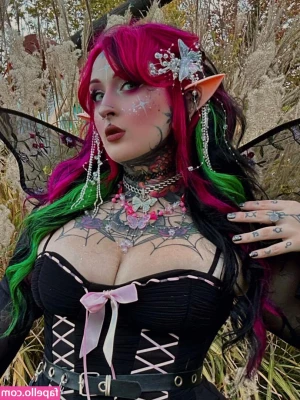 Bluecollargoth - I have been loving wearing white lingerie lately ☺️ I can’t