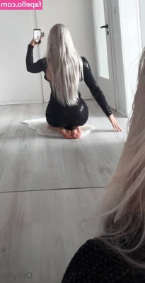 ViktoriaKönig [ viktoriaknig ] - Heels and lingerie 👠👙 Will you fuck me with my heels on? 😈 