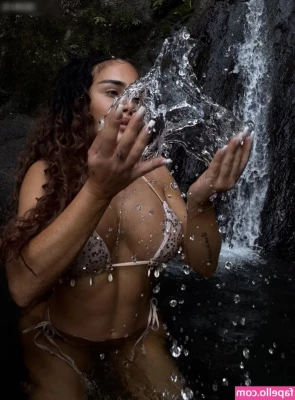 Laura Morante [ laura-morante ] - Want to see Titties  ass  pussy  and anal plugs  Here you go