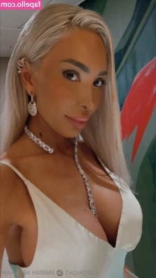 farrahabraham [ farrahabraham-1 ] - Look at Magikarps face lol