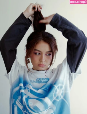 Anna Cathcart [ anna-cathcart ] - titties looked pretty here 🖤