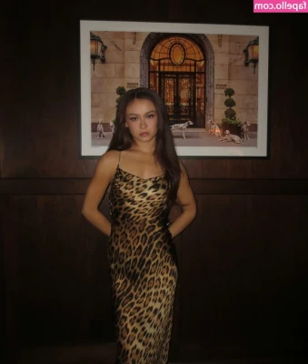 Anna Cathcart [ anna-cathcart ] - Come chat with me. What do you have planned for today?
