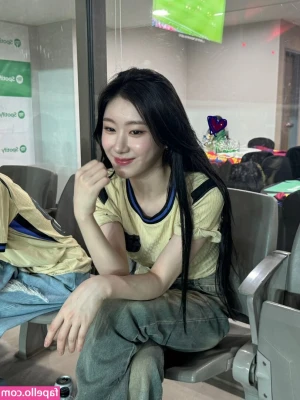 Chaeryeong - glassy
