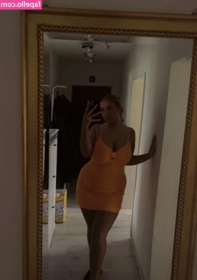 Lusandraa - who wants the full video  watch me squirt all over   message me