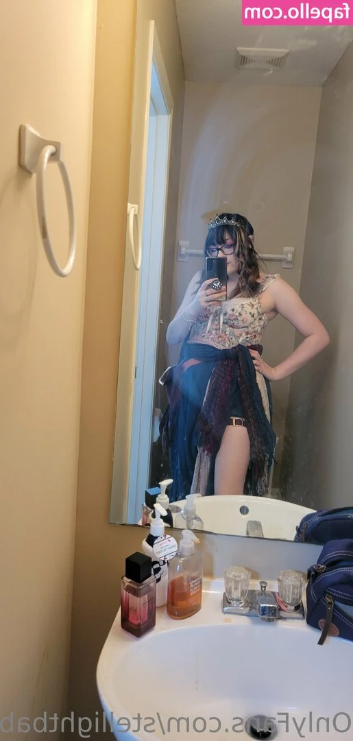 stellightbaby - Woke up feeling very horny today
