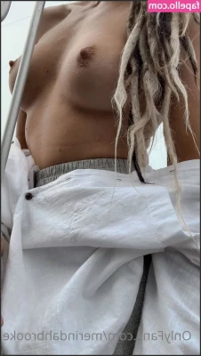merindahbrooke - My eye is up here, not down there! 🤭