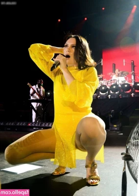  [ jessie-j-1 ] - Would you like to see a movie with me in this position    I jump on