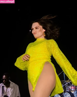  [ jessie-j-1 ] - New tangs 🥰