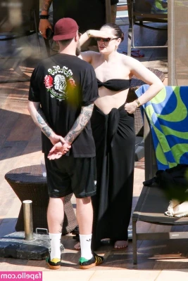  [ jessie-j-1 ] - Rockin  a mom bod