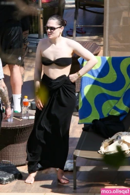  [ jessie-j-1 ] - check your dms baby
