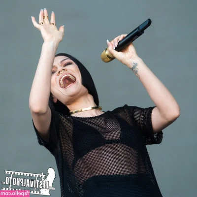  [ jessie-j-1 ] - Sit down and have your dinner sweetheart ❤️