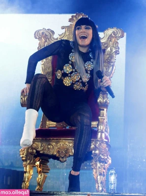 Jessie J 1 [ jessie-j-1 ] - Sharp Content Set