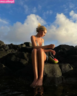 Lili Hamann [ lili-hamann ] - Get under me and fuck my cunt with your tongue