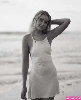 Lili Hamann [ lili-hamann ] - the way my ass bounces will have you mesmerized