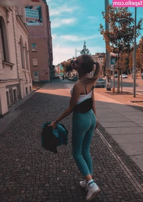 Lili Hamann [ lili-hamann ] - OIL AND RIDING! This video will make your cock explode, so don't open
