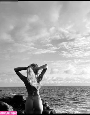 Lili Hamann [ lili-hamann ] - Love this position  What s yours favorite position  First 5 people to