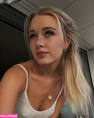 Lili Hamann [ lili-hamann ] - See what was under that sweater 😜😘