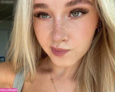Lili Hamann [ lili-hamann ] - Look at those curves ✨