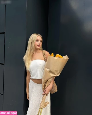 Lili Hamann [ lili-hamann ] - Sexy Lace Surprise