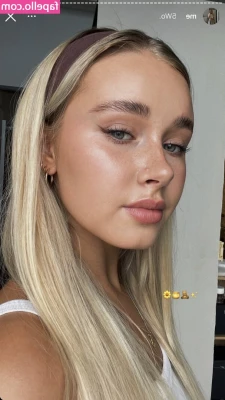 Lili Hamann [ lili-hamann ] - I hope a pic of my open wet pussy doesn't offend you.....