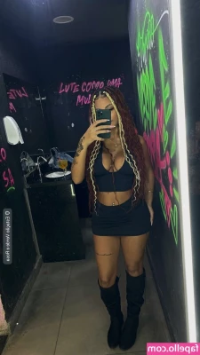 Camille Perez [ camille-perez ] - I spy with my little 👁️….. something sexy 😈