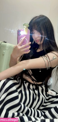 Ariasaki - Look how happy I'm to eat all those snacks while I'm laying on the