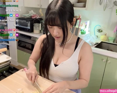 Ariasaki - Slowmo and regular speed. Just imagine getting your Face right in the